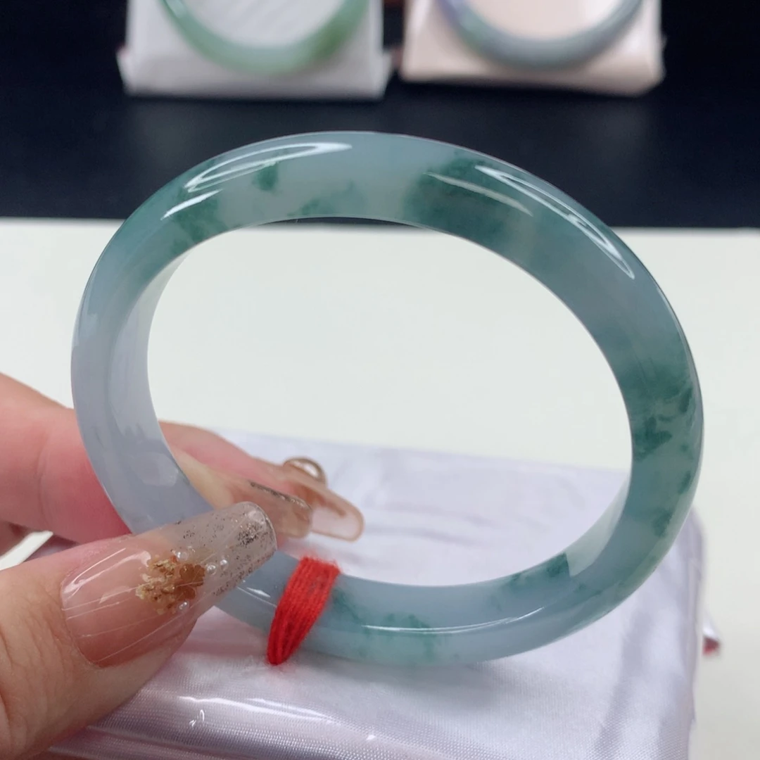 翡翠手镯未镶嵌54贵妃圈口