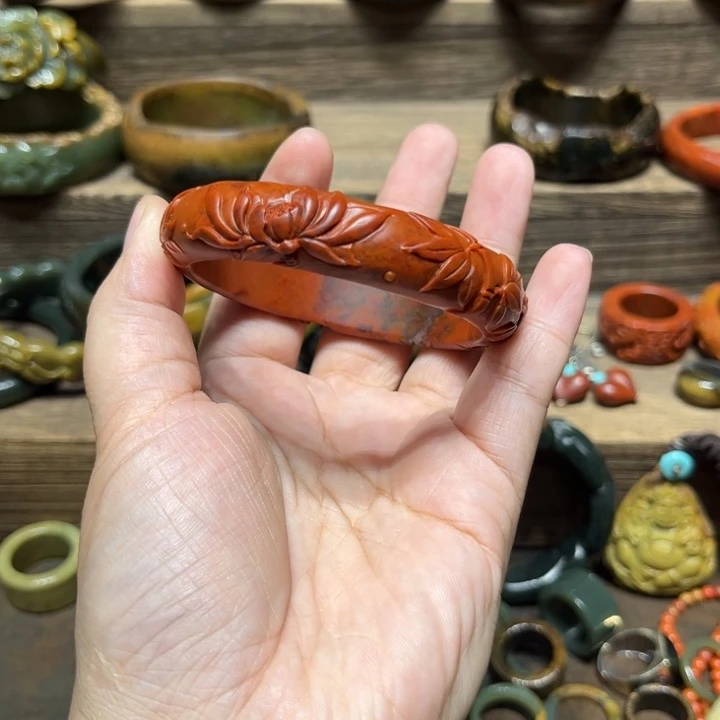 了***凡南红玛瑙未镶嵌手镯