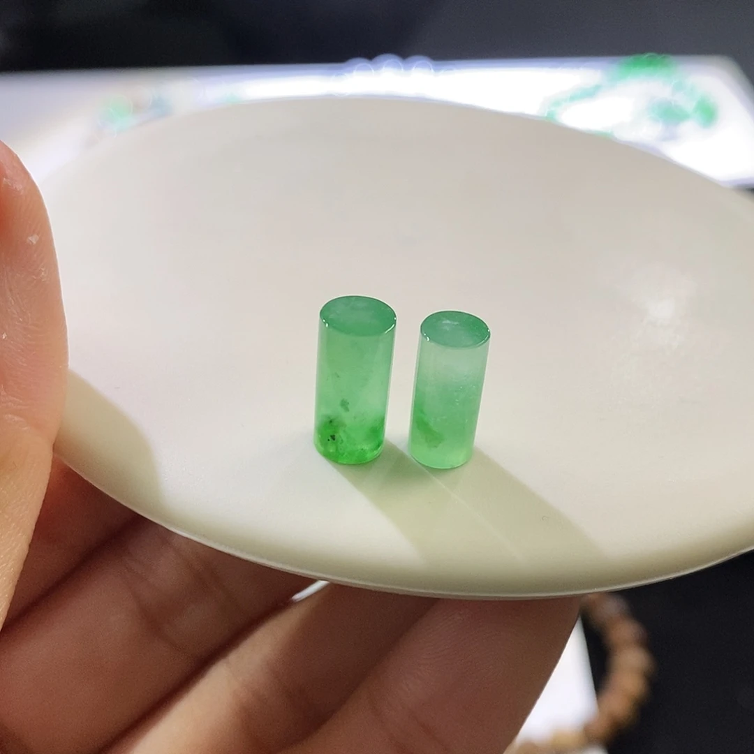 未镶嵌挂件翡翠特价一对