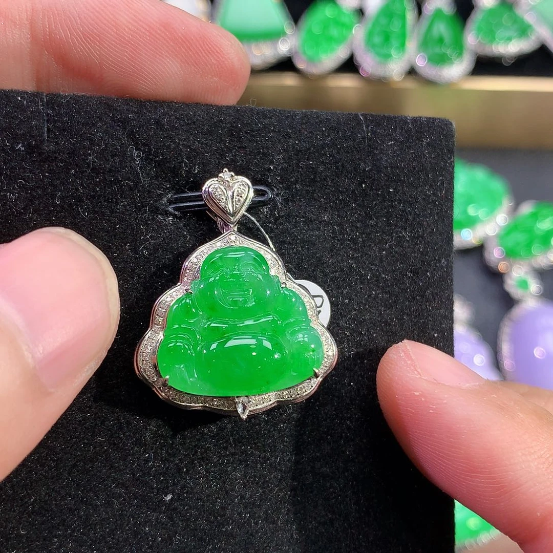 翡翠18K金镶嵌颈饰