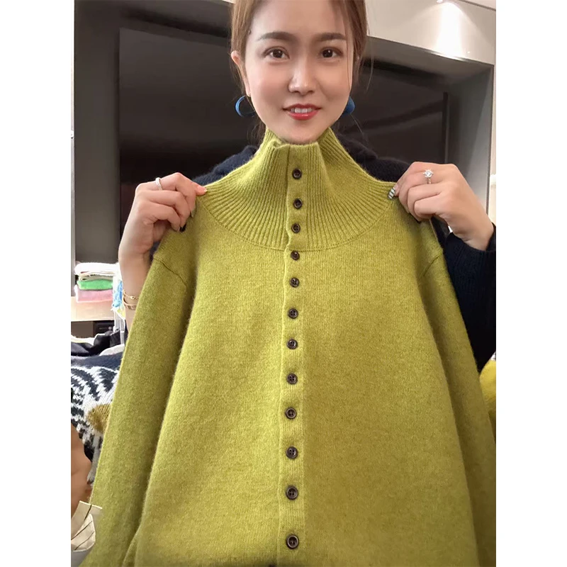 咖啡扣」巨显白~秋冬立领单排扣长袖针织开衫宽松显瘦毛衣-5575