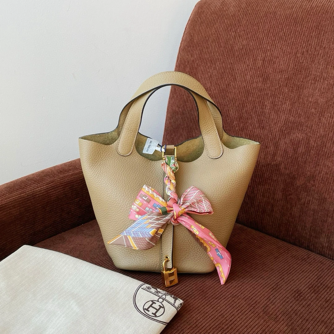 99新 Hermes/爱马仕 风衣灰金扣菜篮子18 B刻 JM13-1015