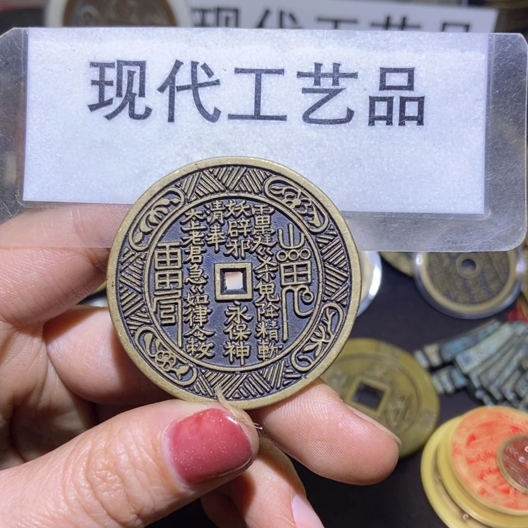 铜两****容现代工艺品现代文创品