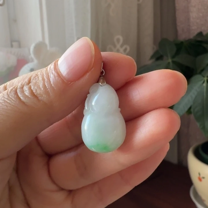 翡翠银S925镶嵌颈饰葫芦