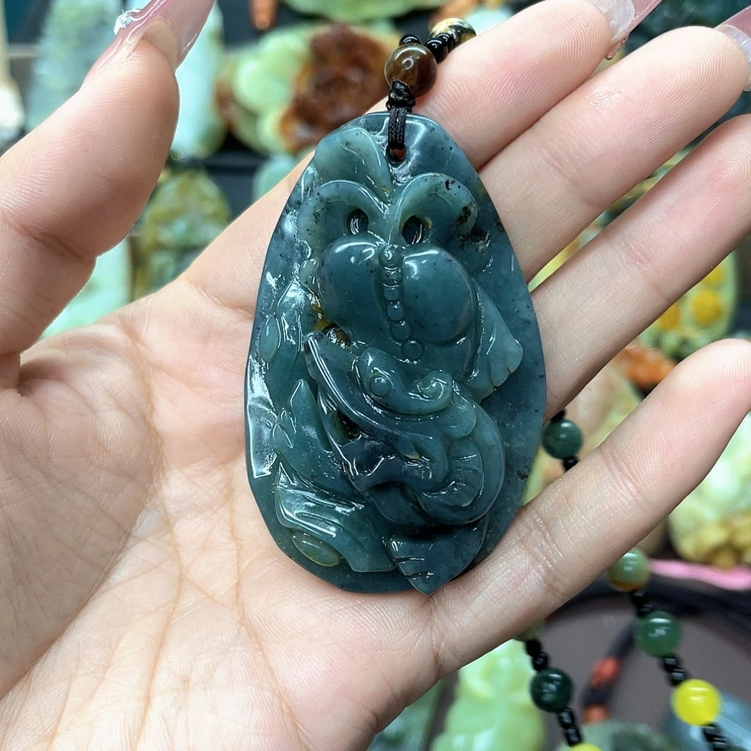 蛇纹石玉颈饰未镶嵌