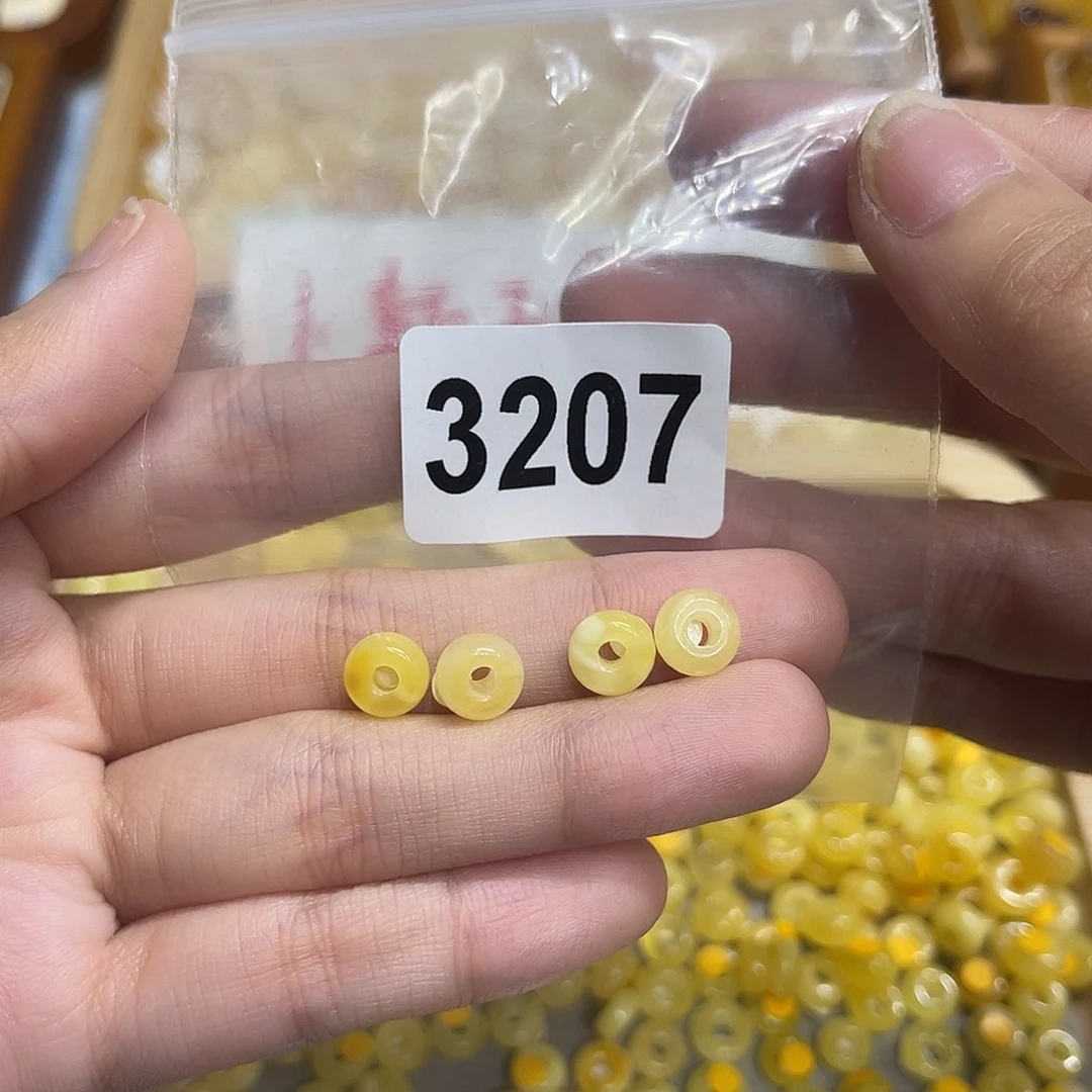 琥珀未镶嵌裸石蜜蜡