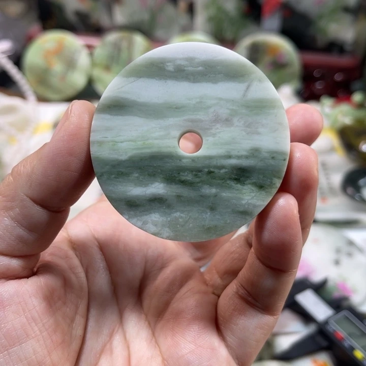 独山玉未镶嵌颈饰