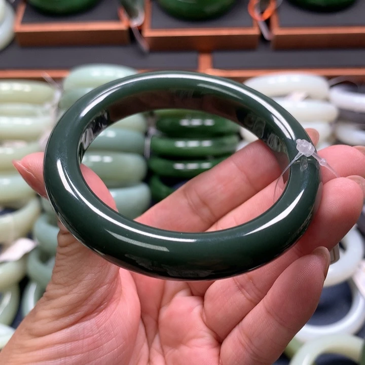 【闪购商品】未镶嵌手镯和田玉
