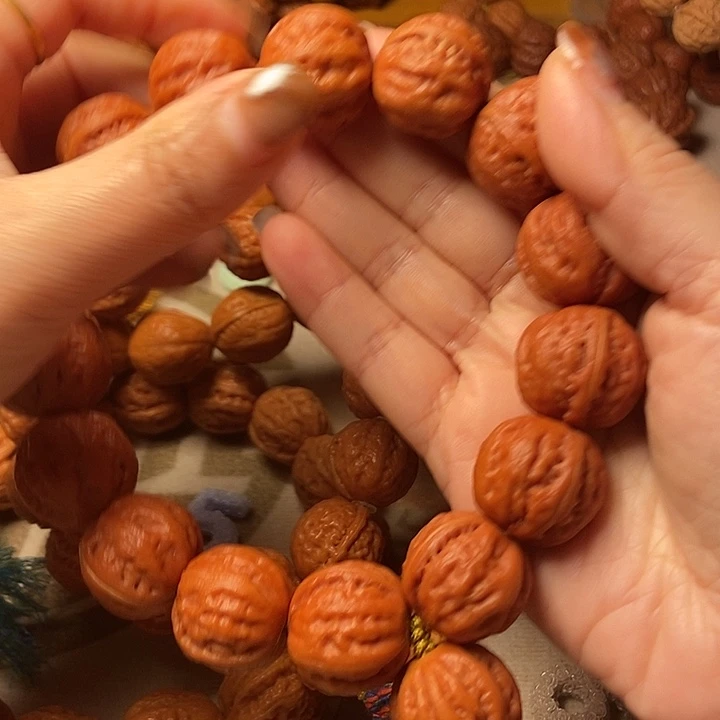 ****酸文玩核桃手串八棱