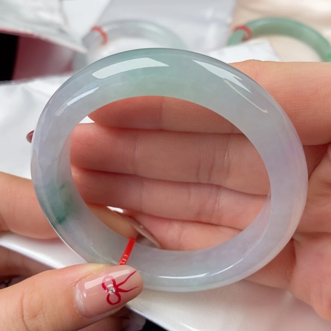 翡翠手镯未镶嵌55圈口