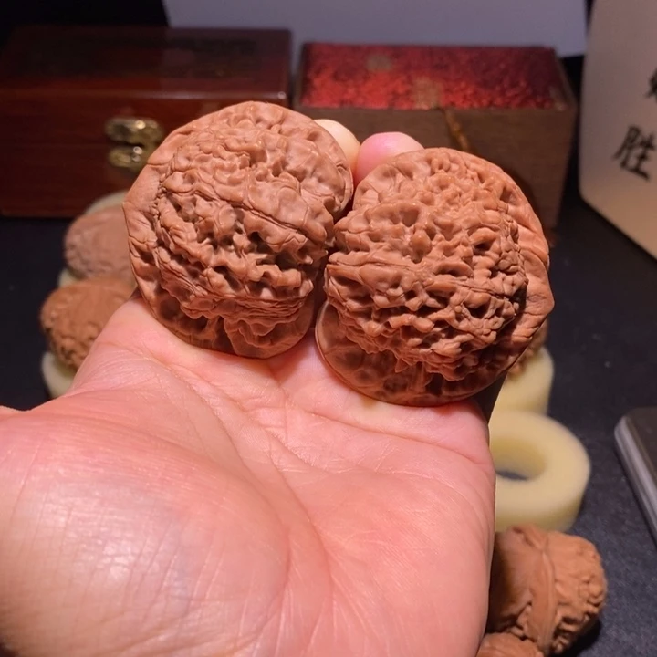 文玩核桃吊坠矮官帽51+