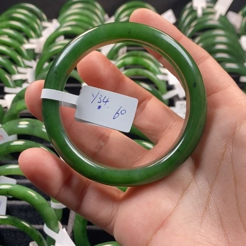 和田玉（碧玉）手镯未镶嵌R****?