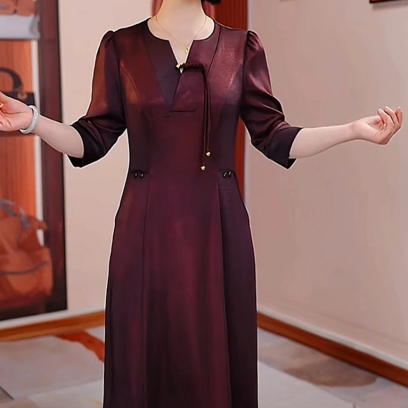 2025春夏新款时尚中国风复古妈妈装修身显瘦洋气遮肉中长款连衣裙