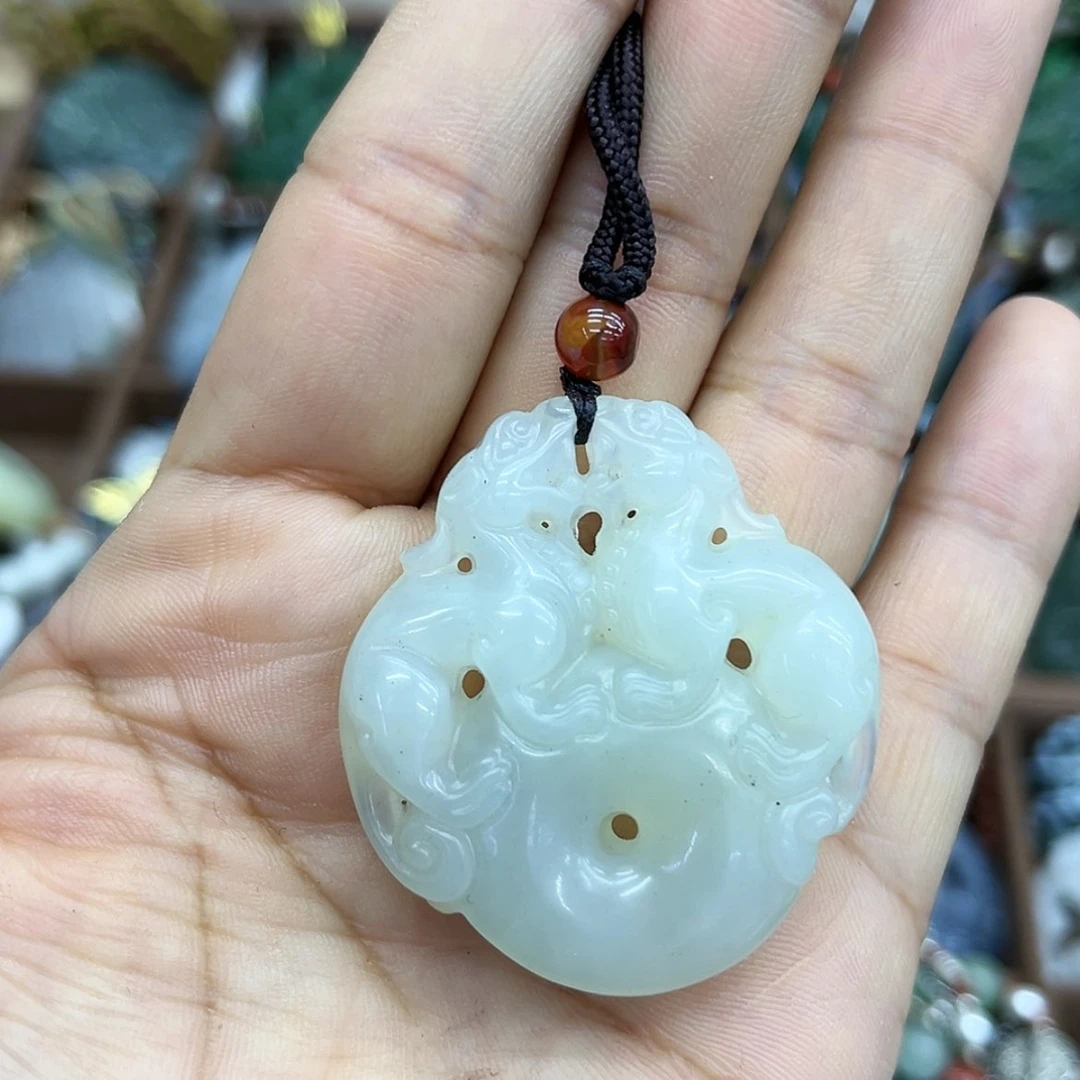 【闪购商品】蛇纹石玉未镶嵌颈饰