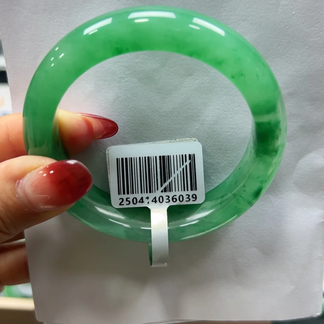 石英质玉手镯未镶嵌小*子