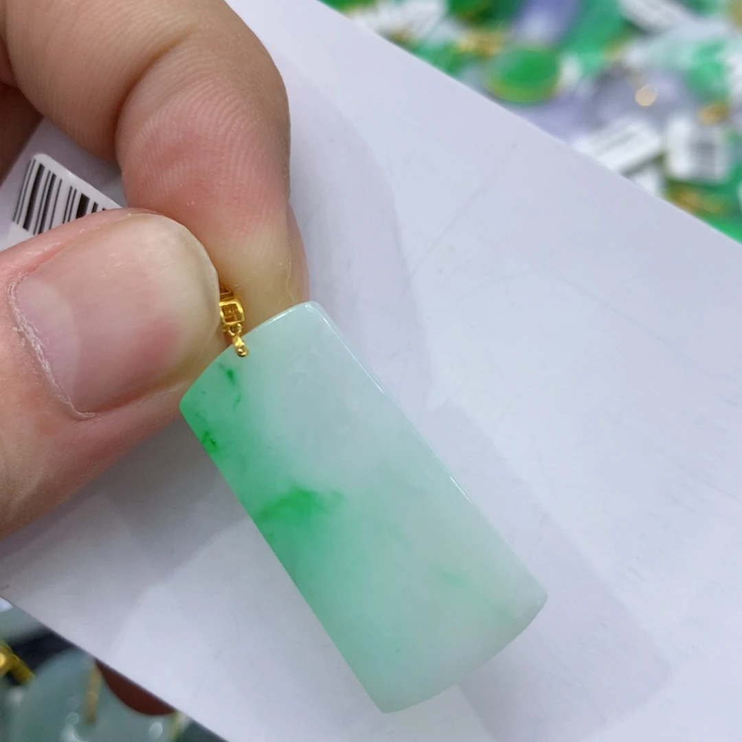 颈饰18K金镶嵌翡翠翡翠