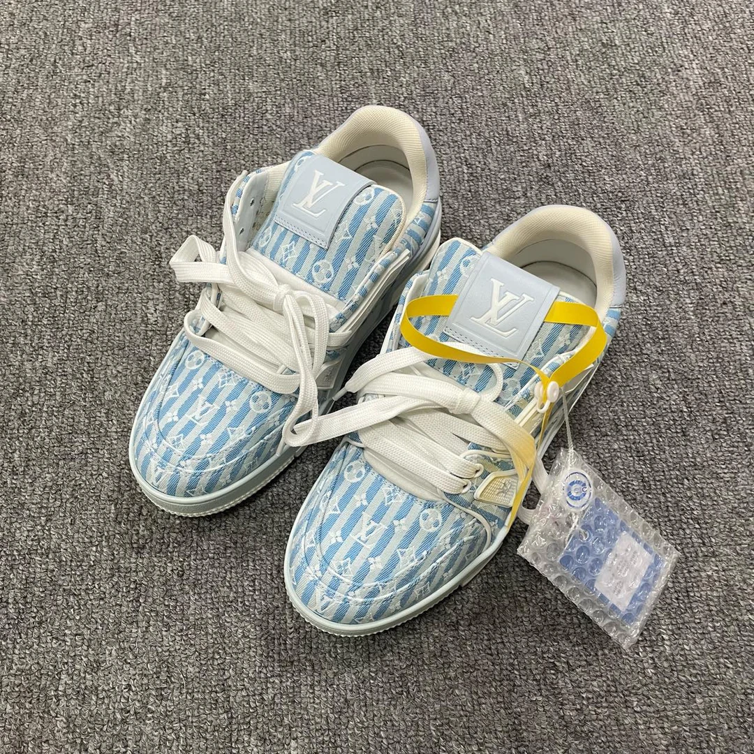 99新 LouisVuitton/路易威登 （有盒）低帮时尚板鞋 37.5码/5978