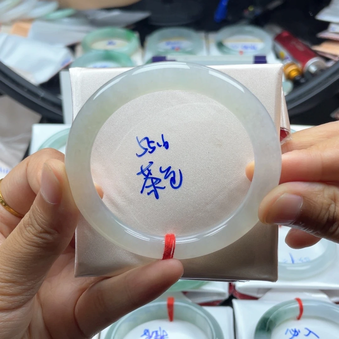 翡翠手镯未镶嵌翡翠手镯12