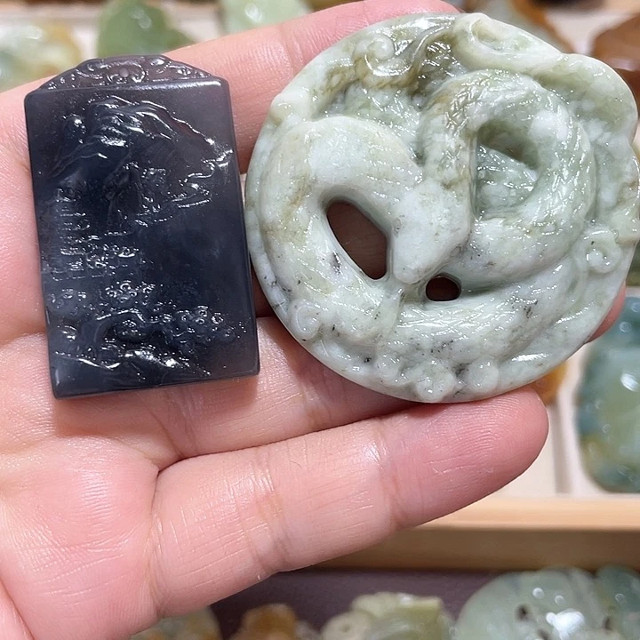 岫玉吊坠(不含链)未镶嵌