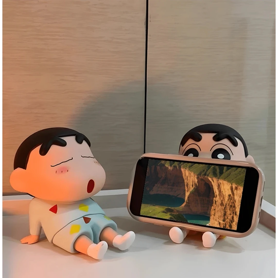 蜡笔小新潮玩礼物手机支架懒人手机座手办模型可爱桌面摆件防尘
