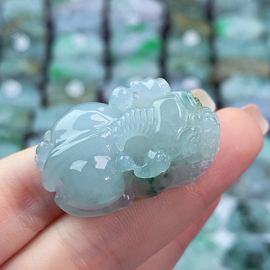 颈饰未镶嵌翡翠天然