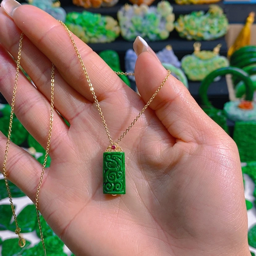 【闪购商品】翡翠颈饰18K金镶嵌双龙护主