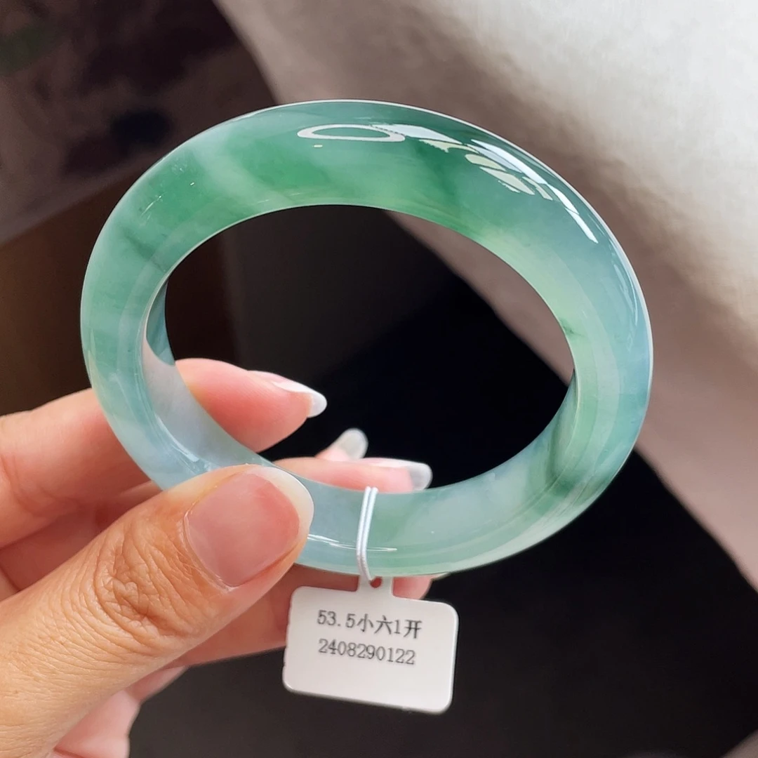 翡翠手镯未镶嵌53-54圈