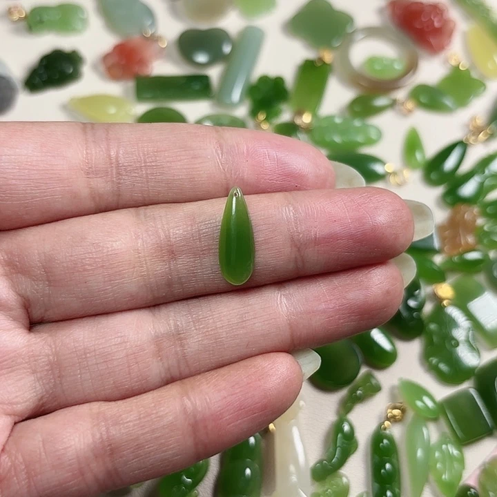 兜***和田玉（碧玉）未镶嵌颈饰