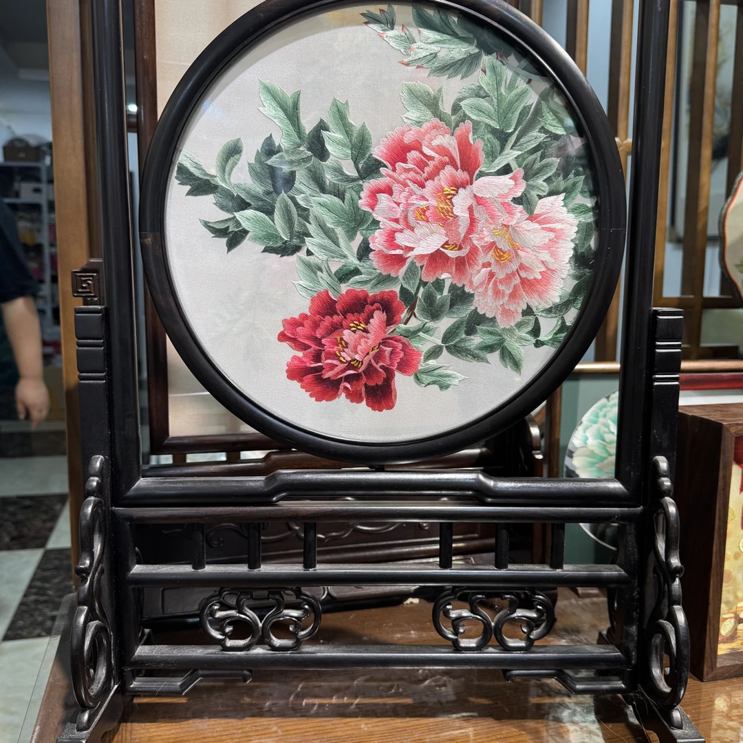 非遗苏绣双面绣牡丹高度55宽度42左右紫光檀实木框