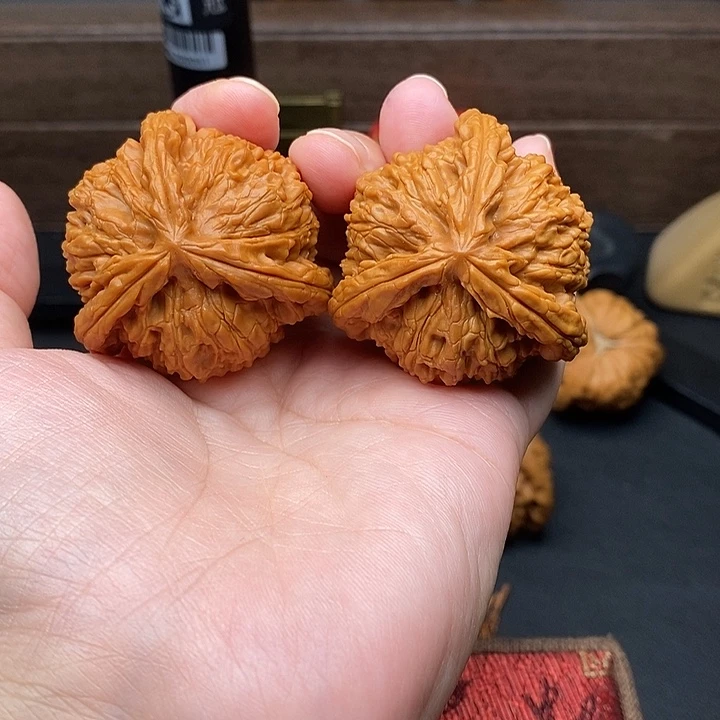 算***狠文玩核桃把件白奔