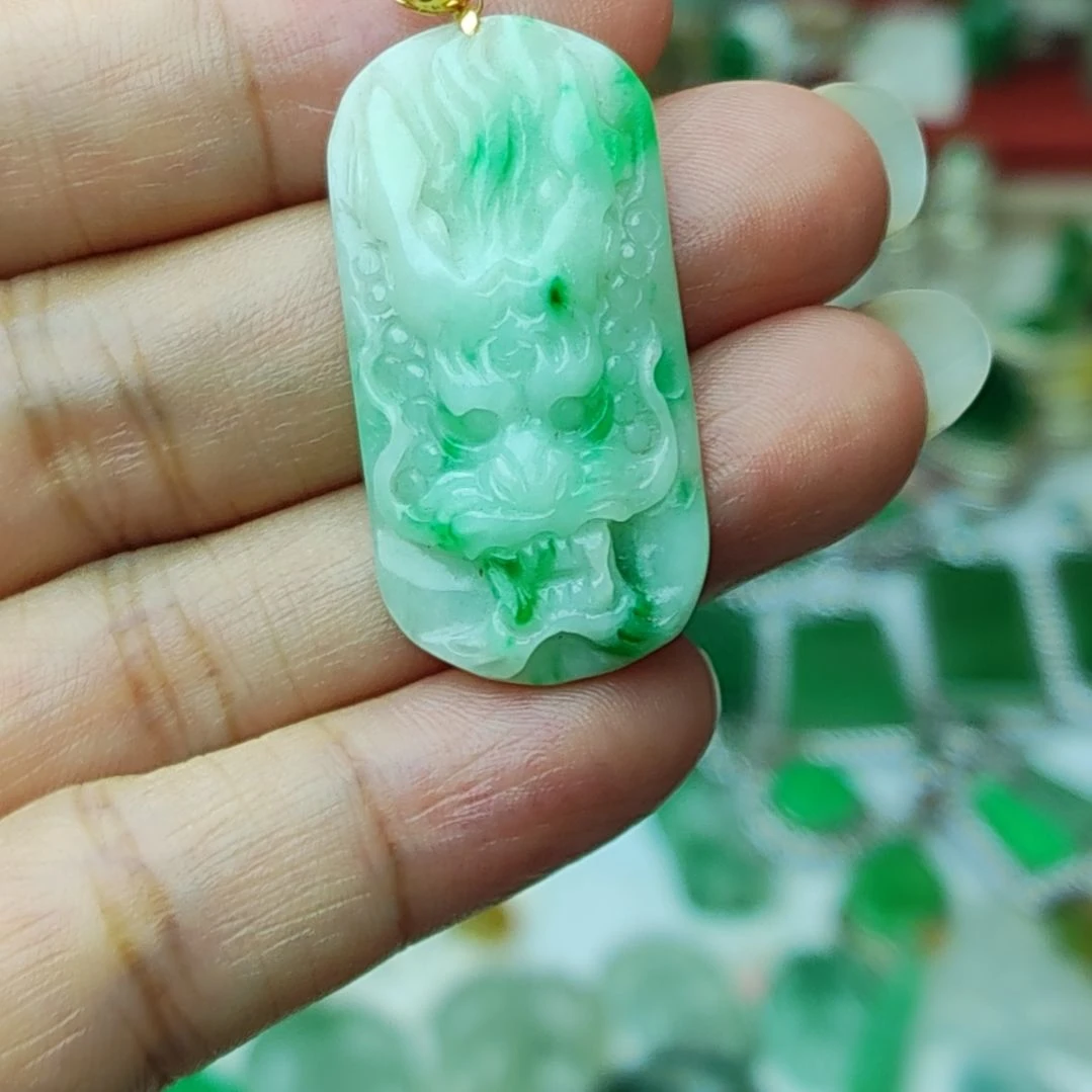 翡翠未镶嵌颈饰10