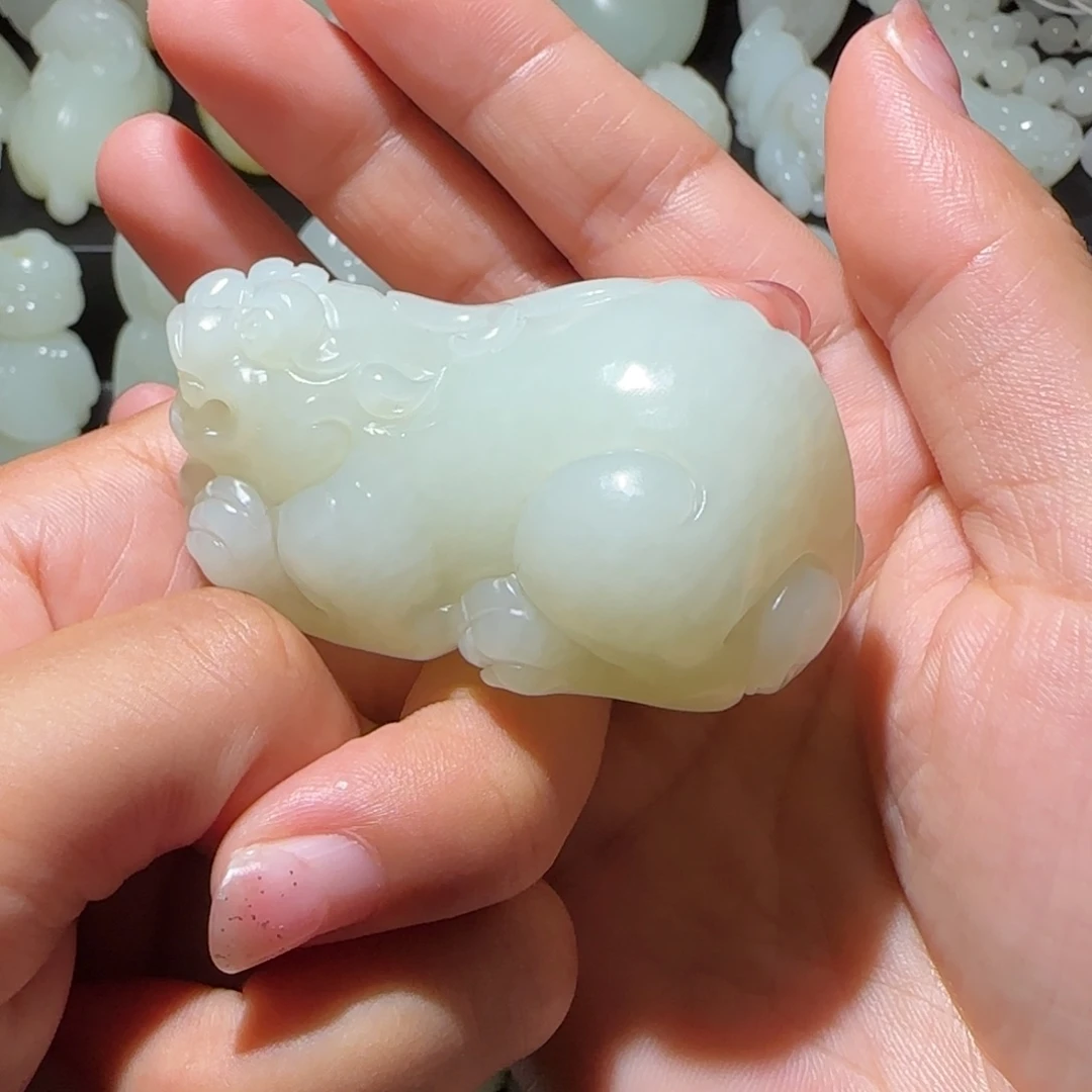 沉***身和田玉未镶嵌颈饰