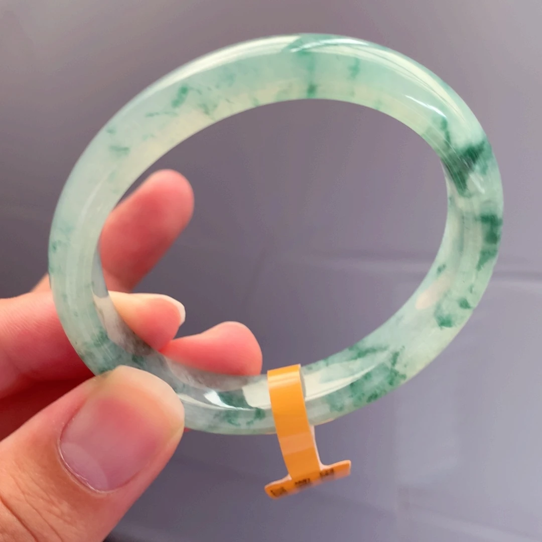 翡翠手镯未镶嵌缅甸翡翠