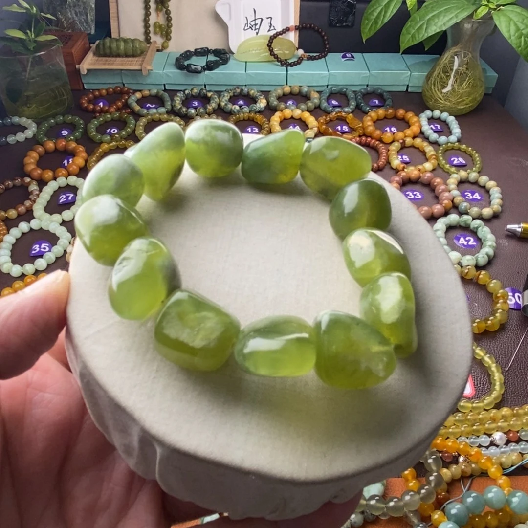 蛇纹石玉手串未镶嵌
