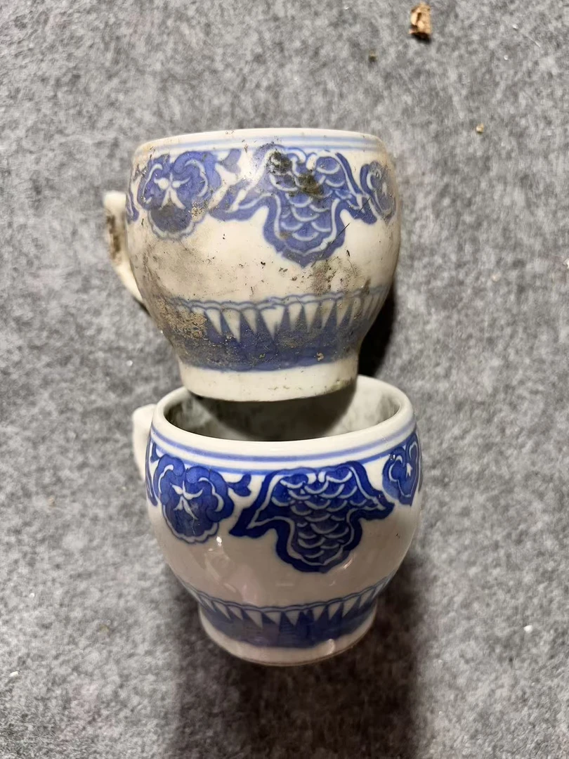 厂货中式青花手绘纹手工陶瓷茶杯酒杯家居仿古摆件 带灰发一对