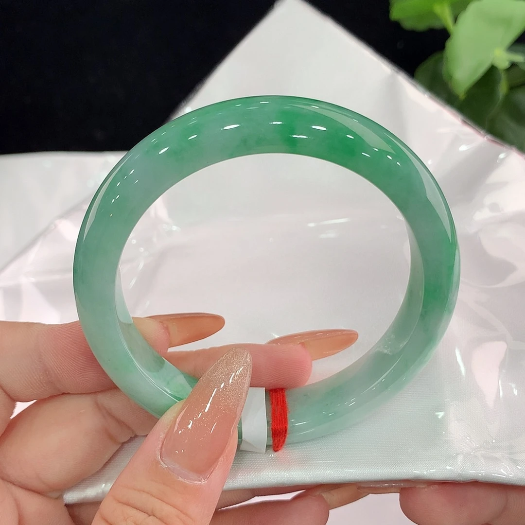 翡翠手镯未镶嵌正56/57