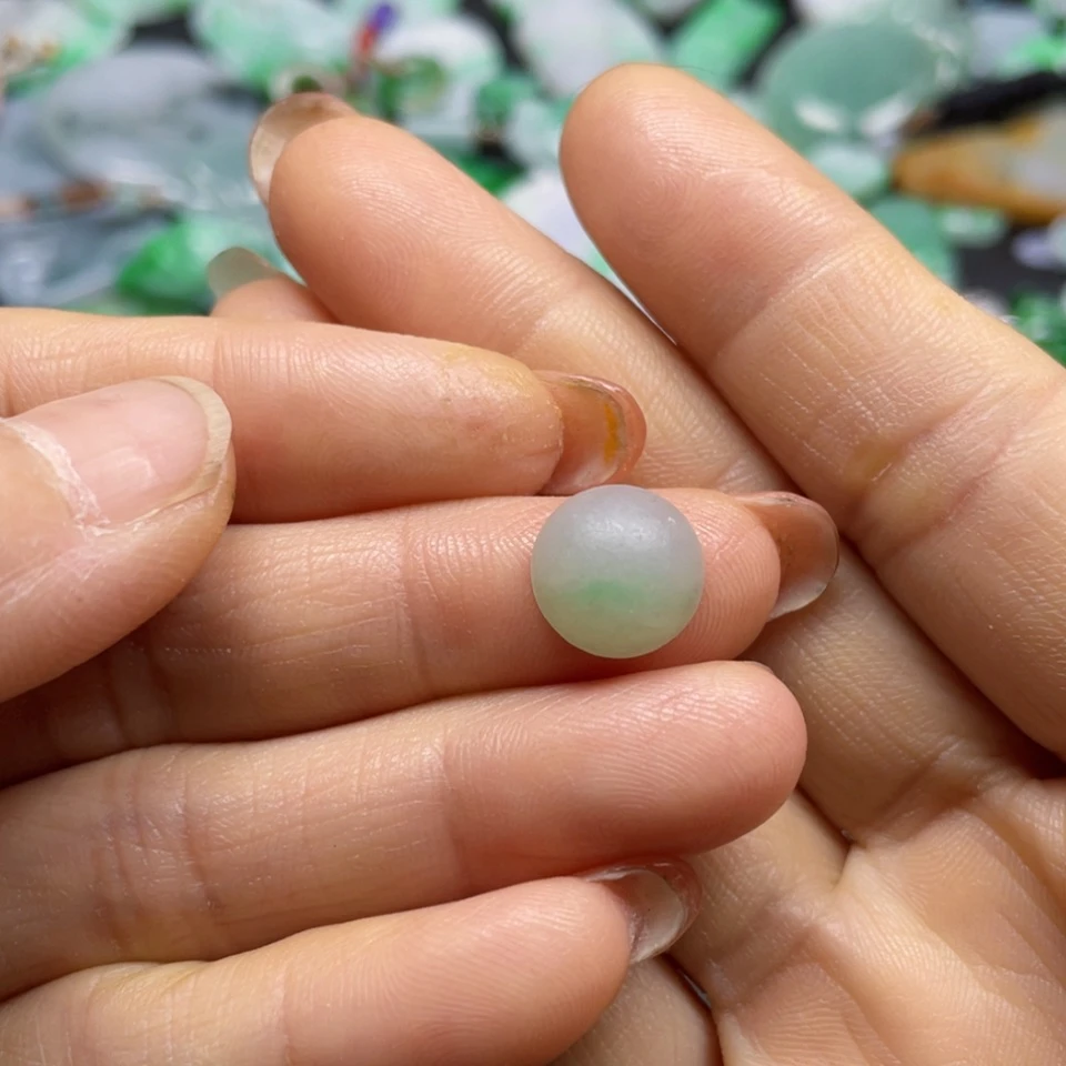 【闪购商品】翡翠颈饰未镶嵌一*!翡翠蛋面