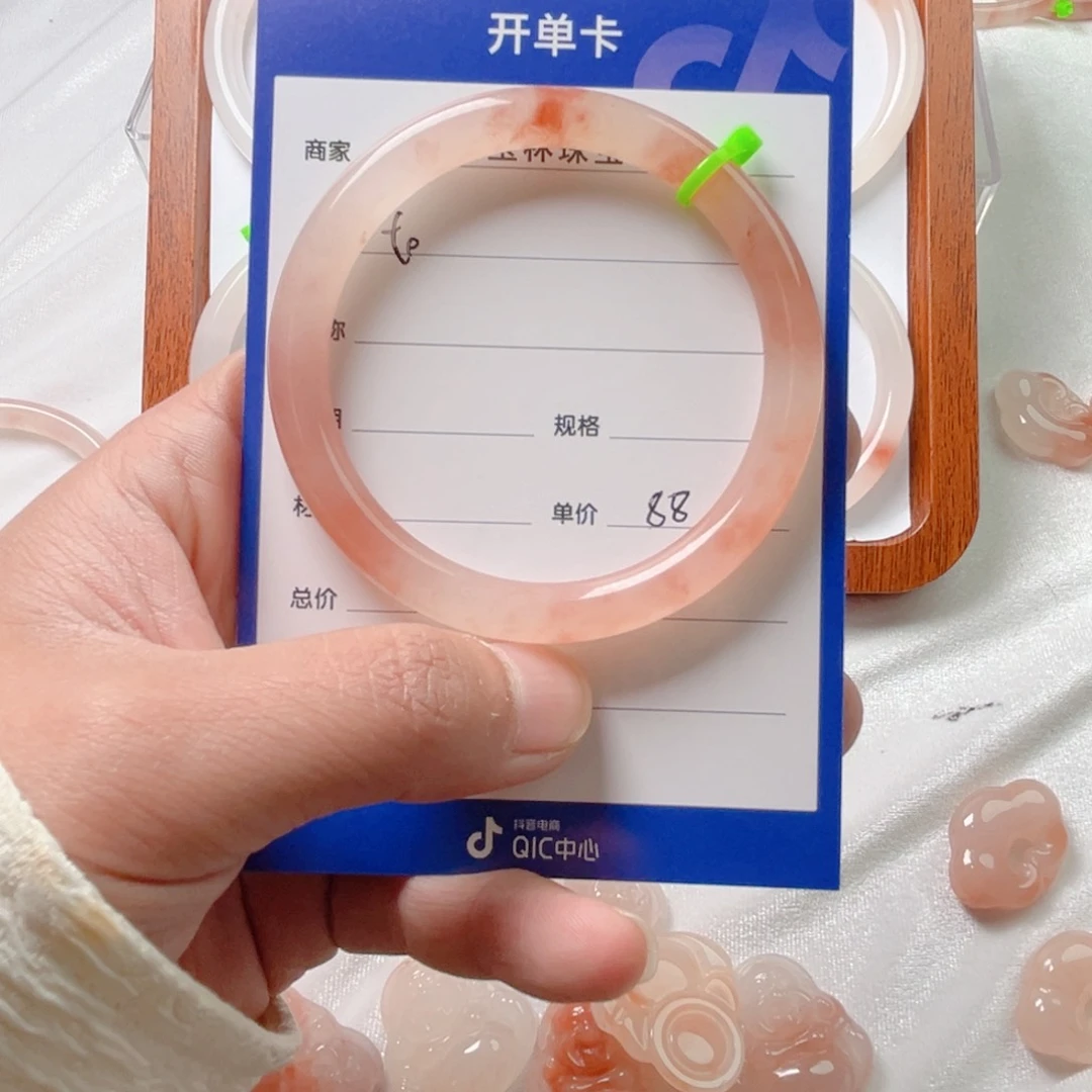 石英质玉手镯未镶嵌t*