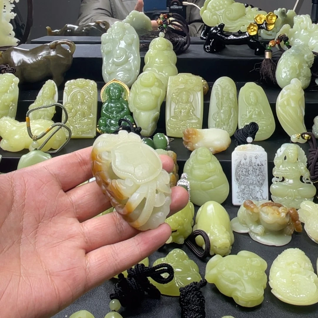 和田玉未镶嵌颈饰