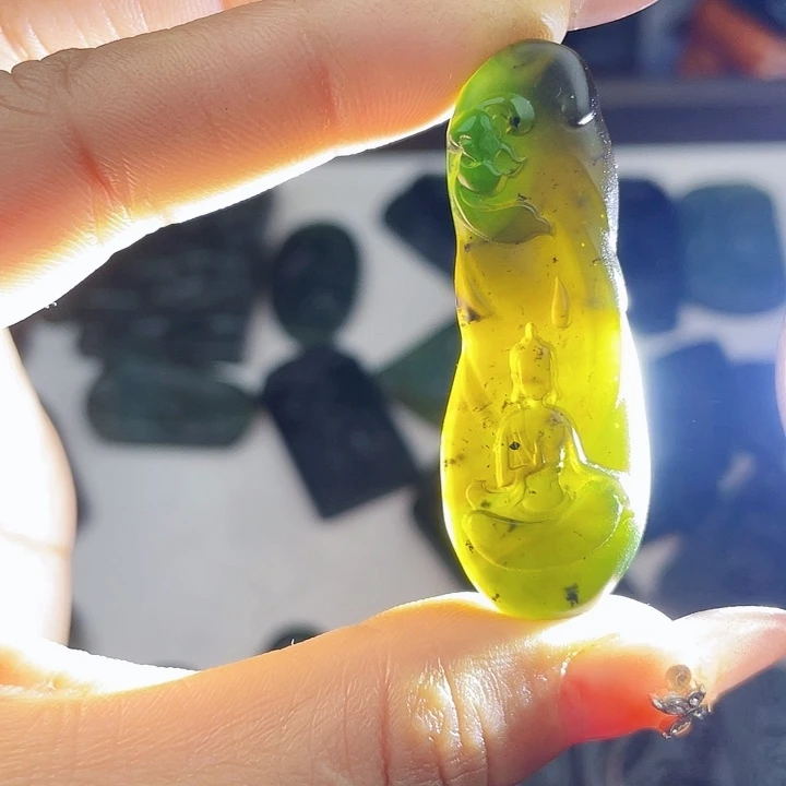 蛇纹石玉未镶嵌挂件