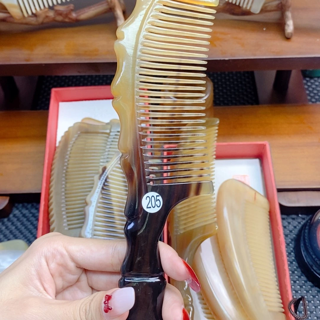 纯手工制作纯牛角梳子