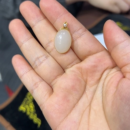 颈饰未镶嵌和田玉