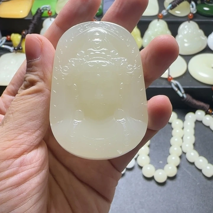 新疆老料蜂蜜水观音吊坠
