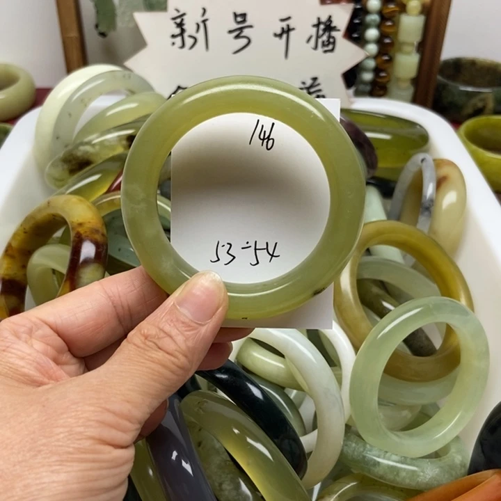 未镶嵌蛇纹石玉手镯