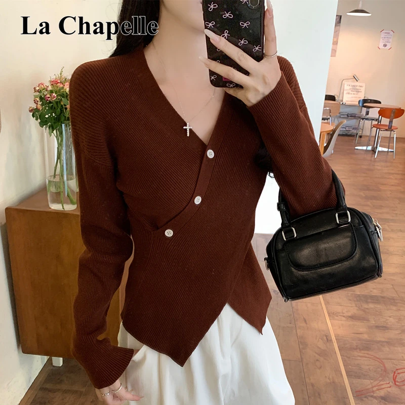 拉夏贝尔2025百搭气质不规则套头打底衫秋季V领显瘦修身针织衫女