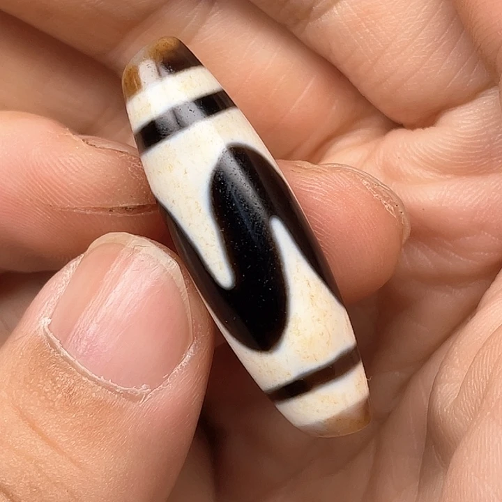 涠***。玛瑙/玉髓未镶嵌颈饰