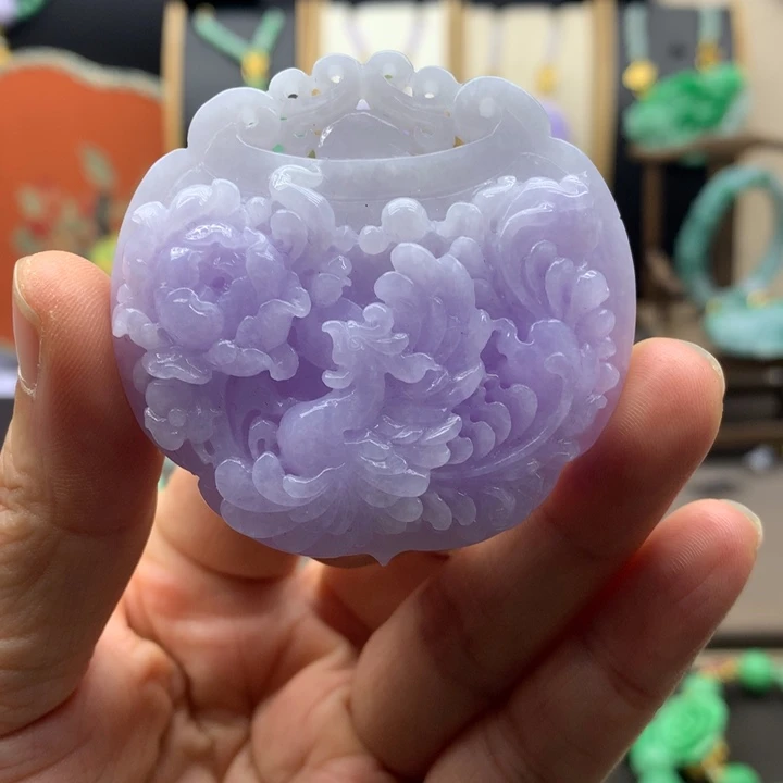 翡翠未镶嵌吊坠(赠链)