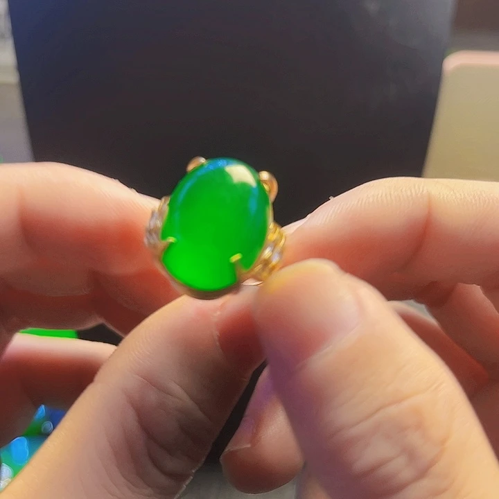 翡翠14K金镶嵌颈饰