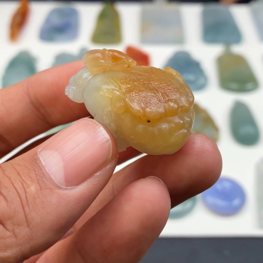 定制翡翠未镶嵌金蟾