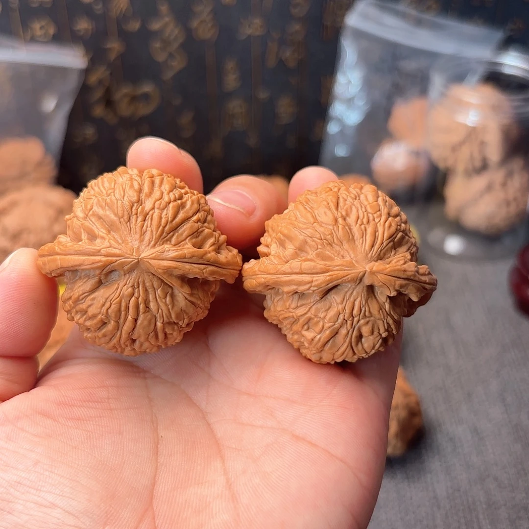 文玩核桃手串白狮子